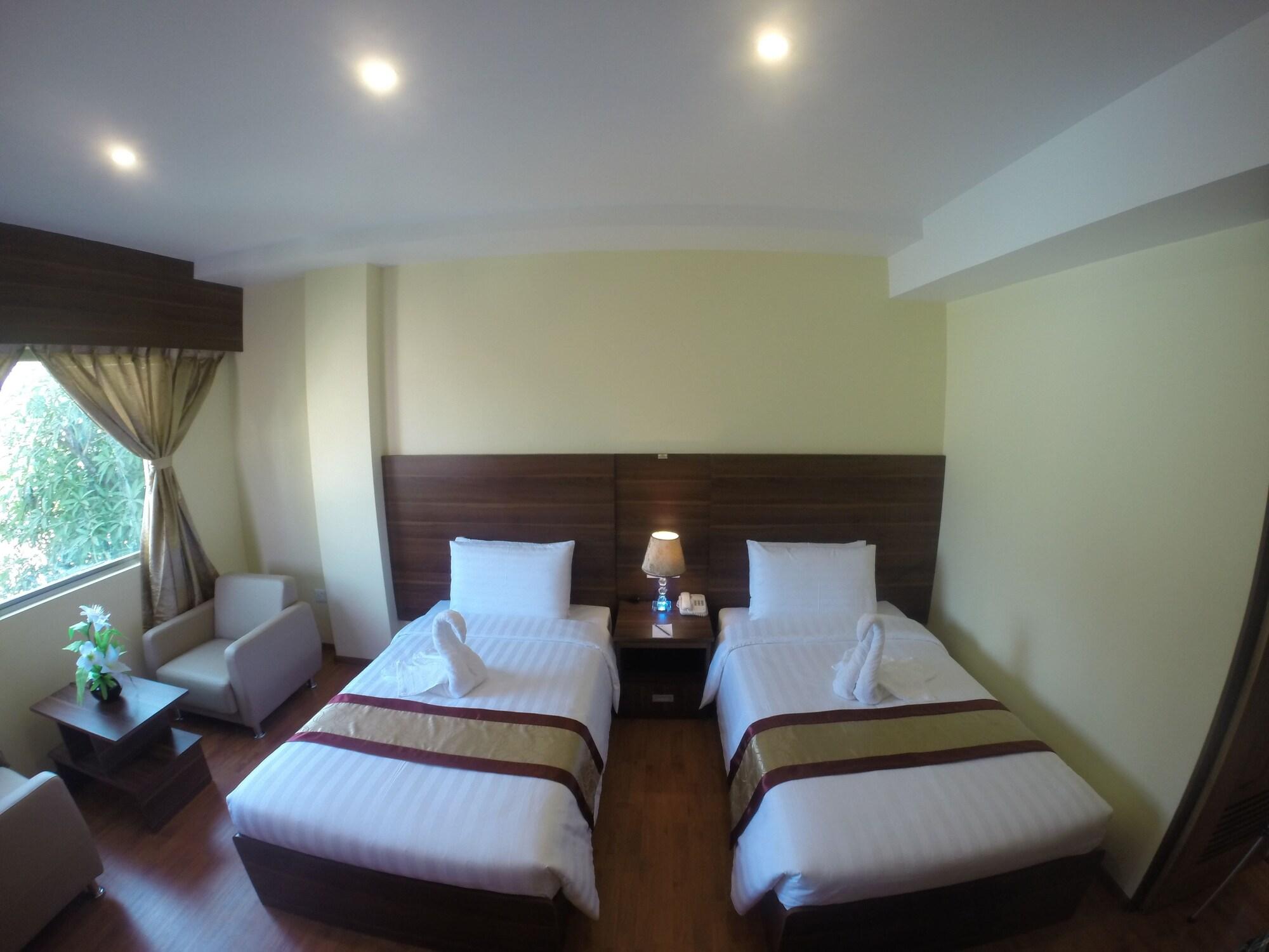 Silver Green Hotel Янгон Екстер'єр фото