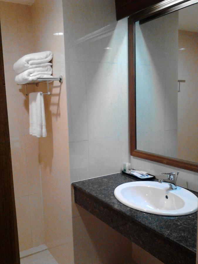 Silver Green Hotel Янгон Екстер'єр фото