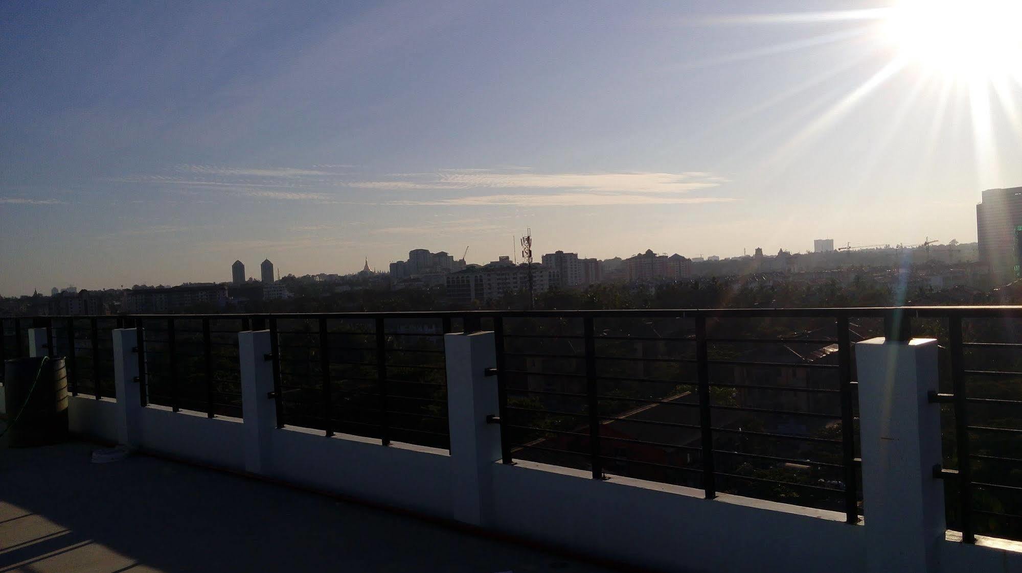 Silver Green Hotel Янгон Екстер'єр фото