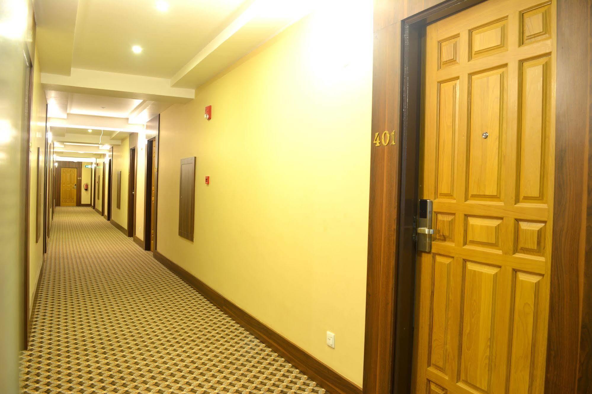 Silver Green Hotel Янгон Екстер'єр фото